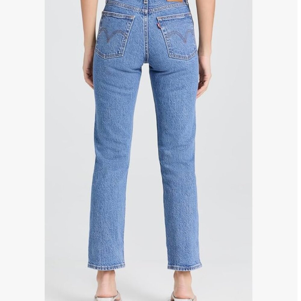 Levi's Women's Premium Wedgie Straight Jeans - Size 28x28, Color: Medium Wash - Picture 3 of 9